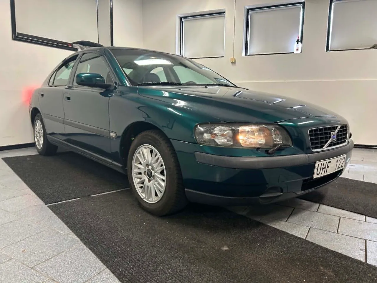 Vehicle image 2