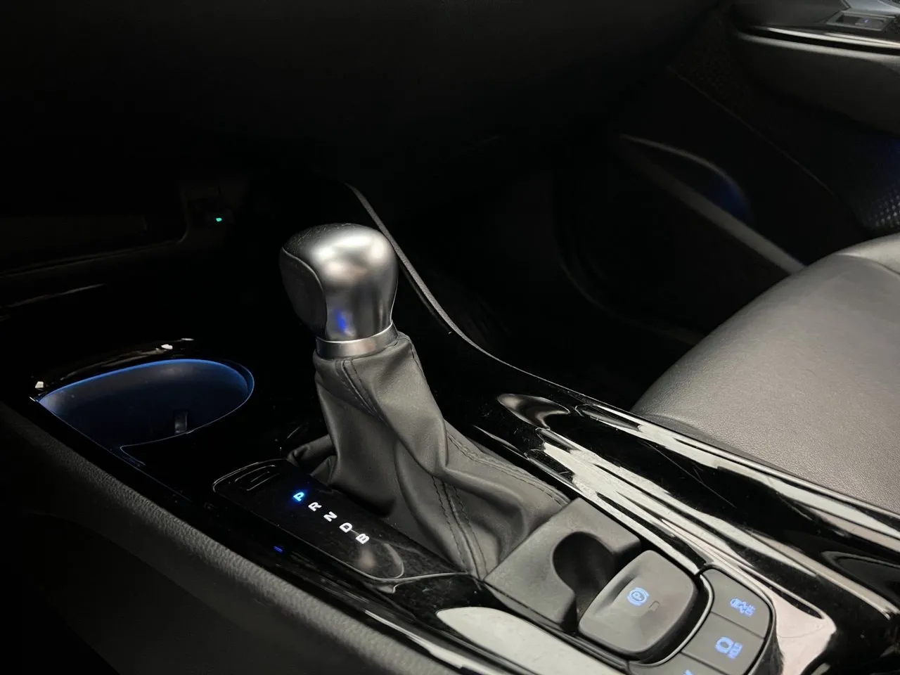 Vehicle image 23