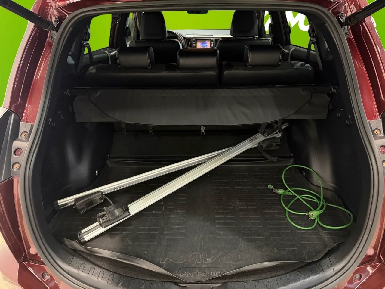 Vehicle image 15