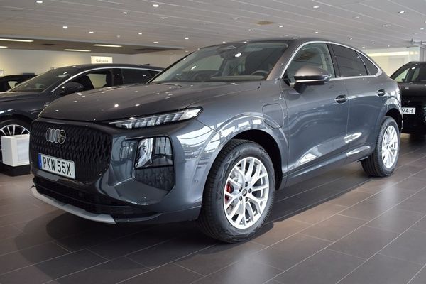 Audi Q3 Sportback e-hybrid 272hk Panorama Tech Pro Elstolar - 2026