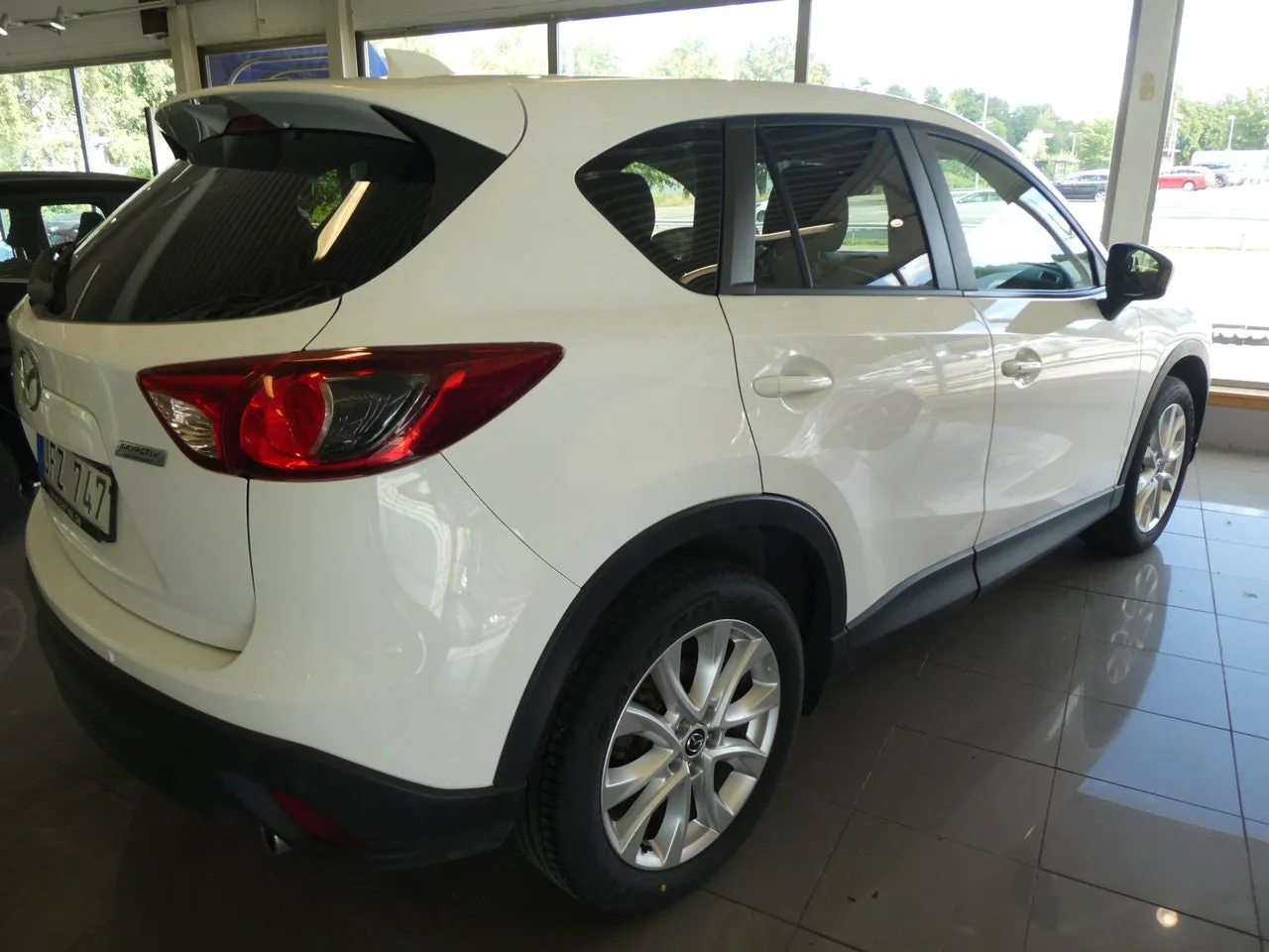 Vehicle image 6