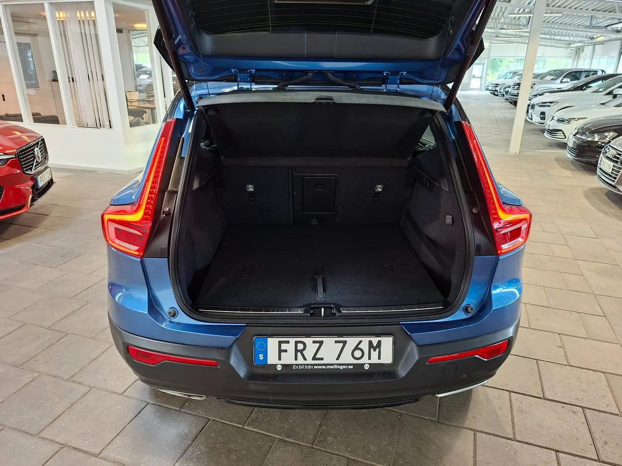 Vehicle image 14