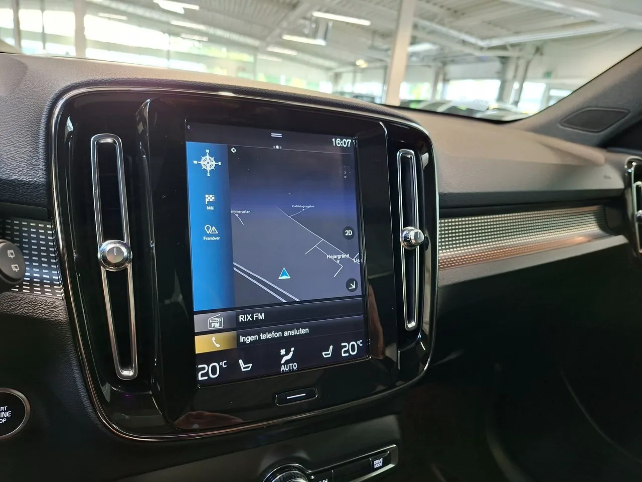Vehicle image 21