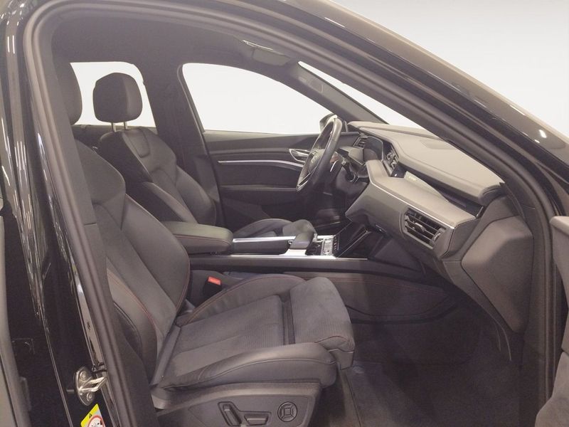 Audi Q8 bild 14