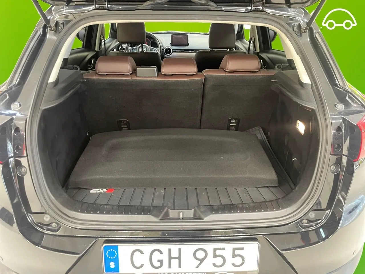 Vehicle image 15