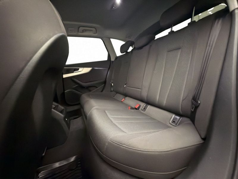 Audi A4 bild 28