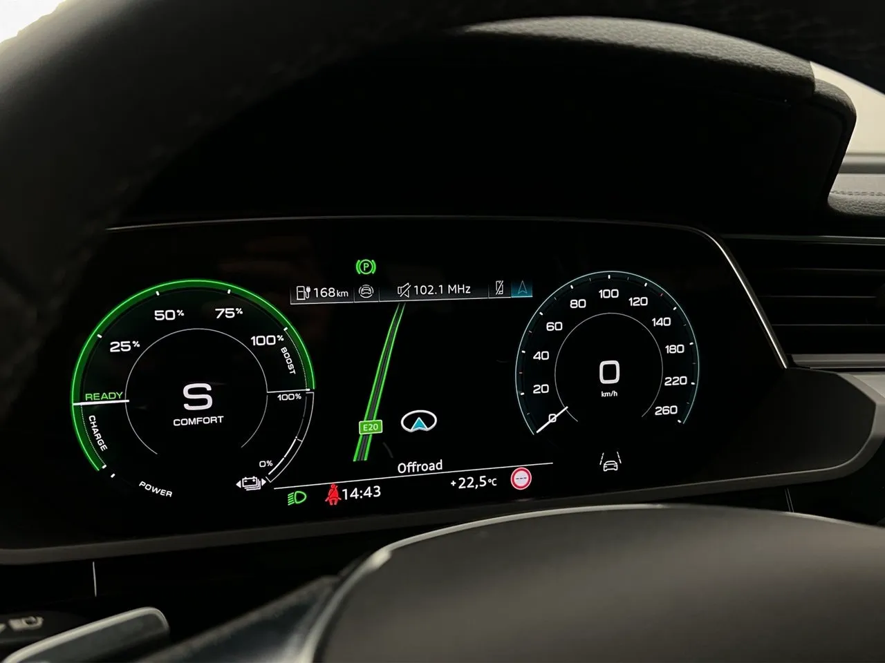 Vehicle image 21