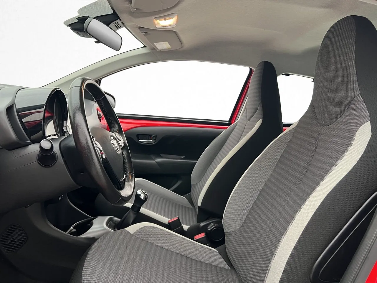 Vehicle image 10