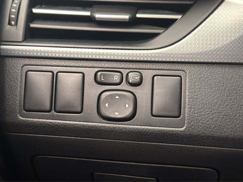 Toyota Avensis bild 14