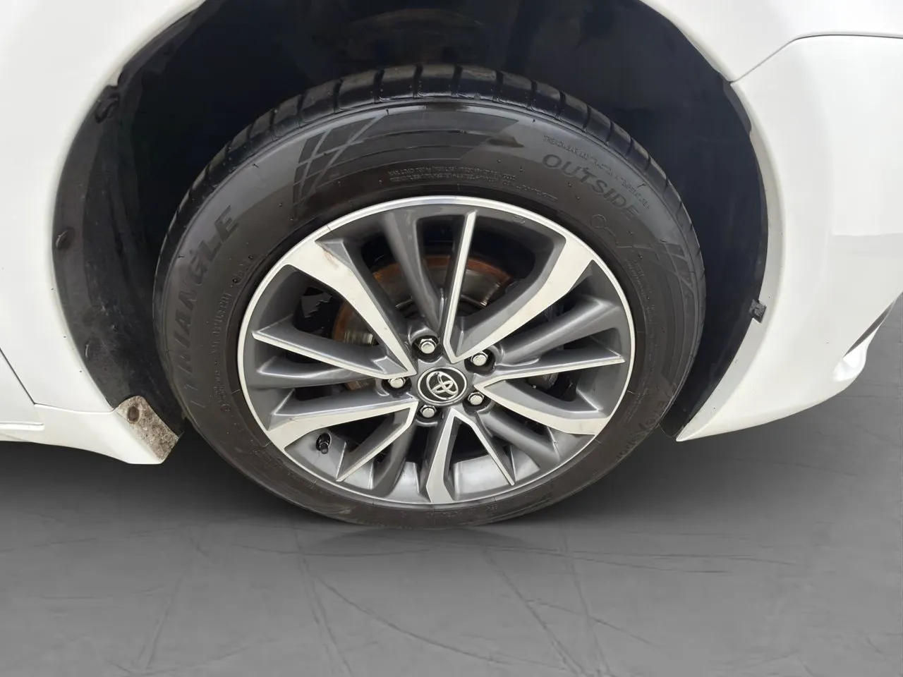 Vehicle image 32
