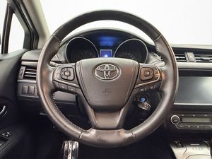 Toyota Avensis bild 13