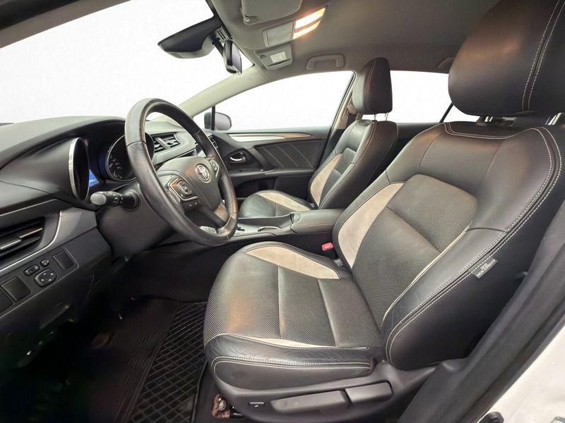 Toyota Avensis bild 11