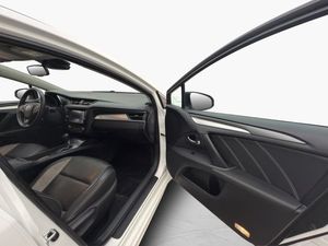 Toyota Avensis bild 27