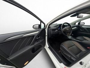 Toyota Avensis bild 10