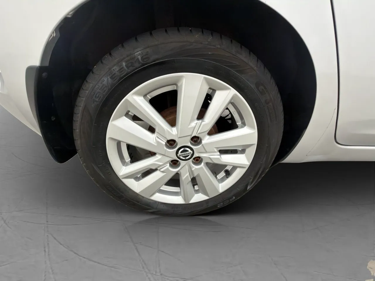 Vehicle image 24