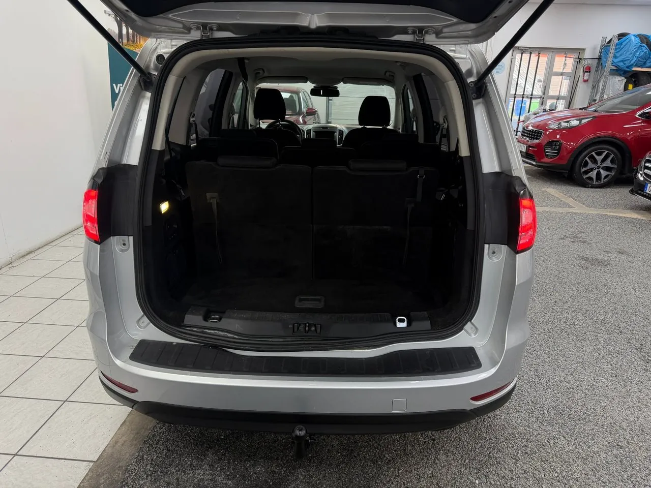 Vehicle image 14