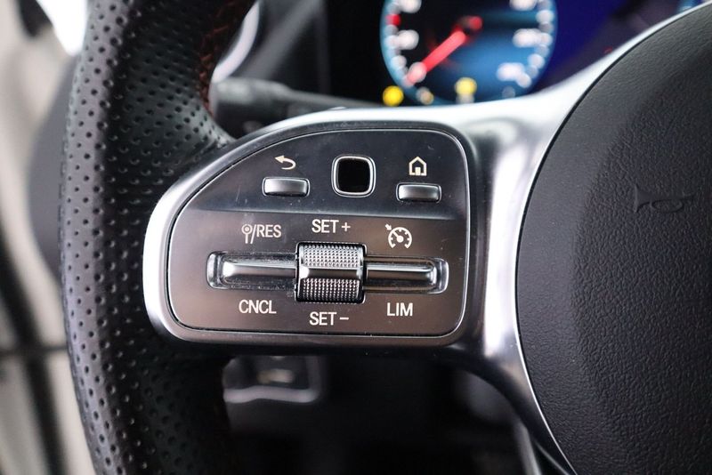 Mercedes GLA200 bild 15