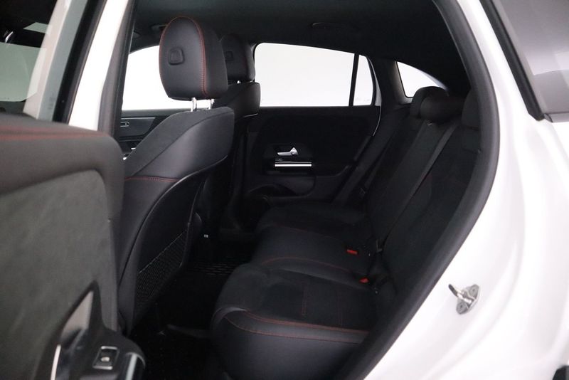 Mercedes GLA200 bild 13