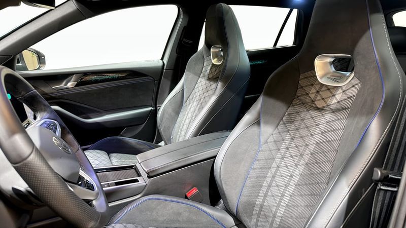 Volkswagen Passat bild 8