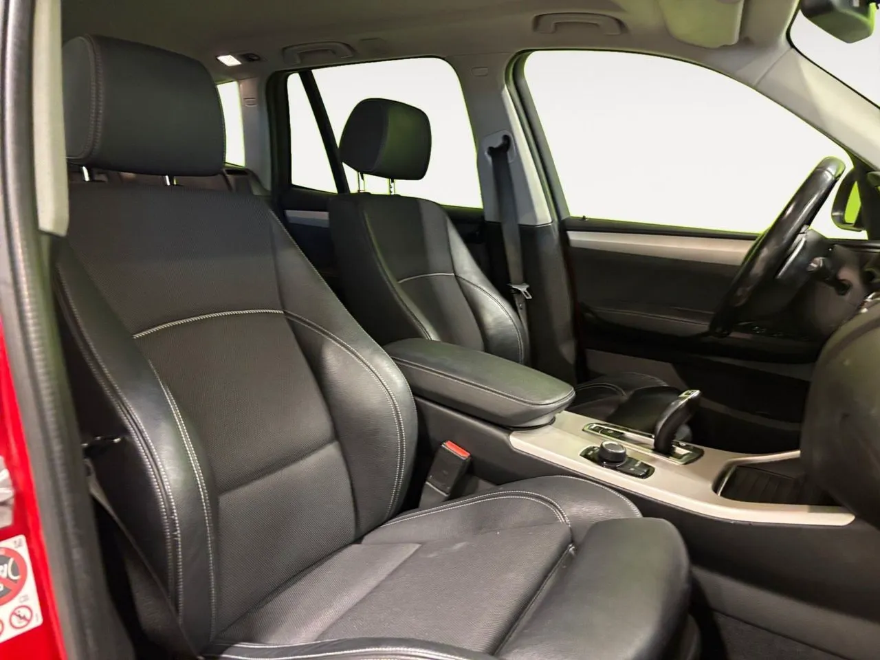 Vehicle image 14