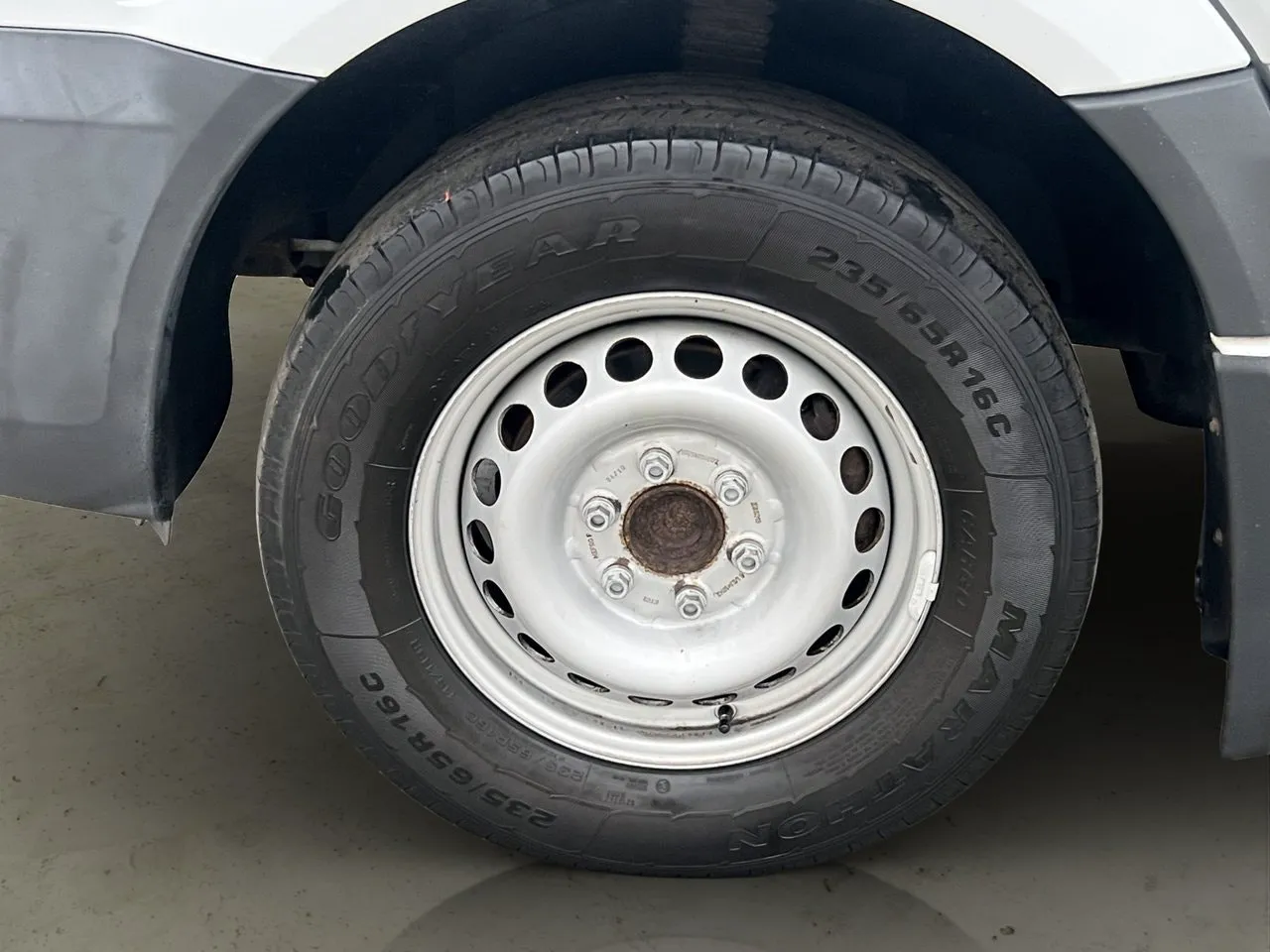 Vehicle image 21