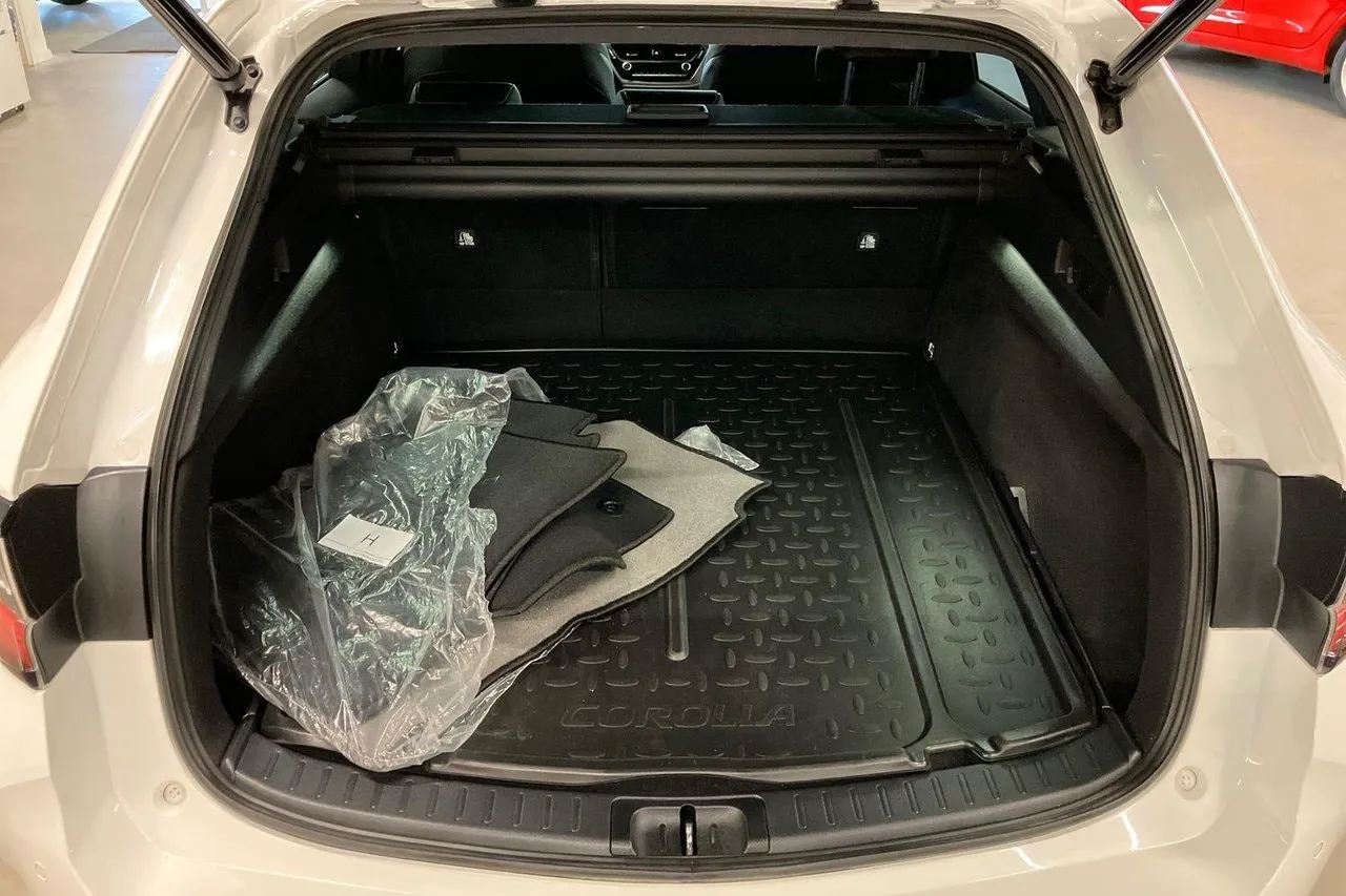 Vehicle image 20
