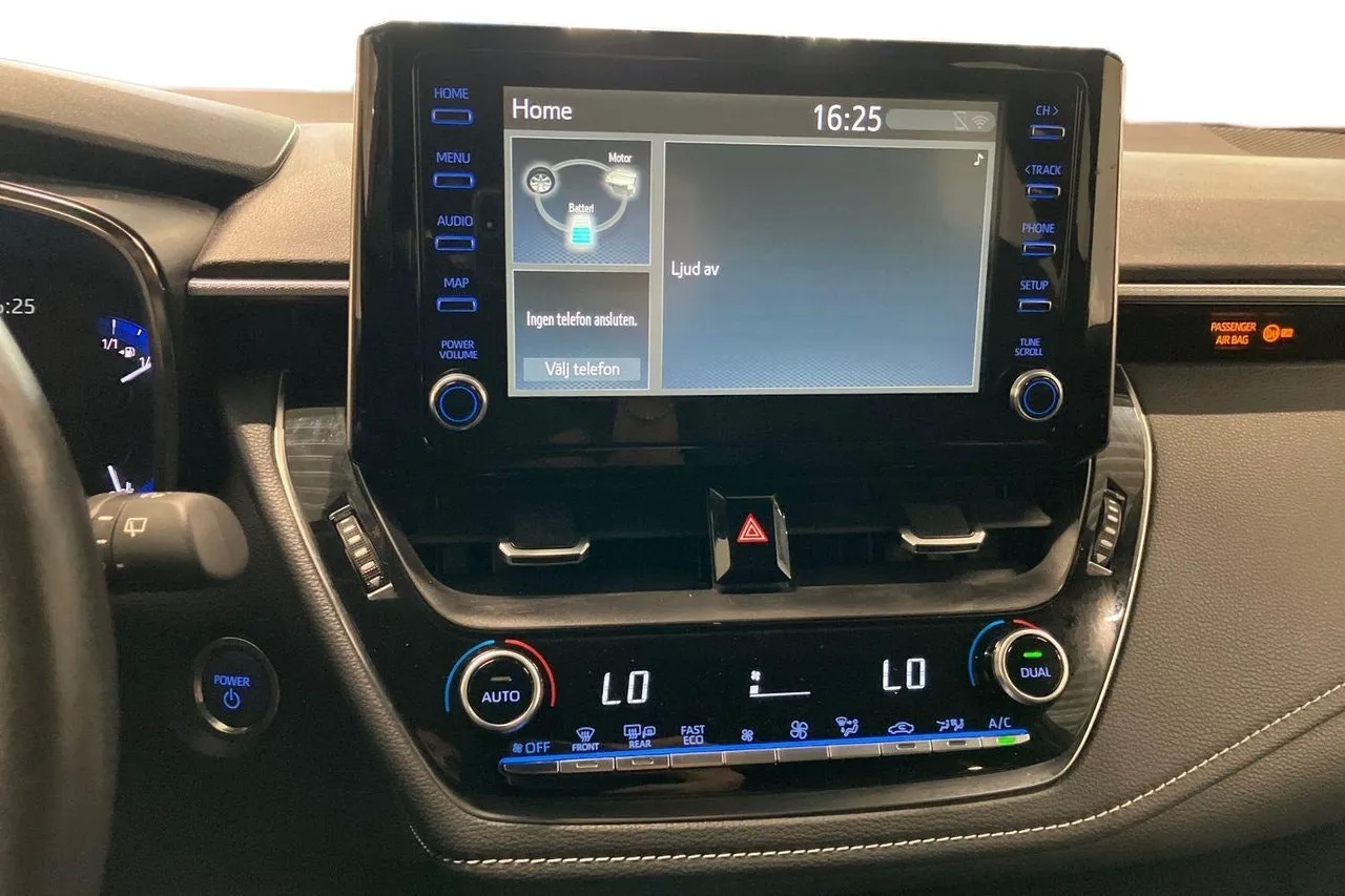 Vehicle image 16