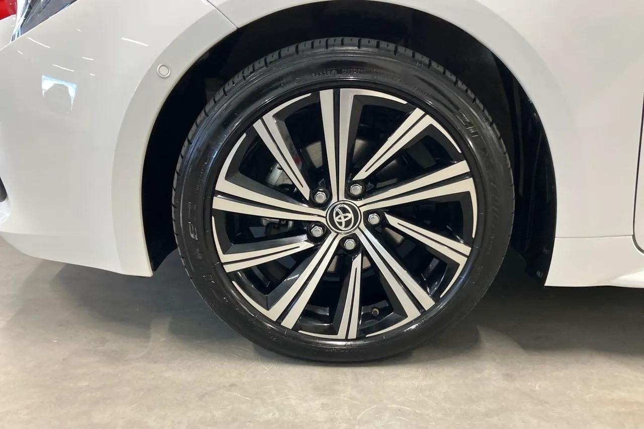 Vehicle image 22
