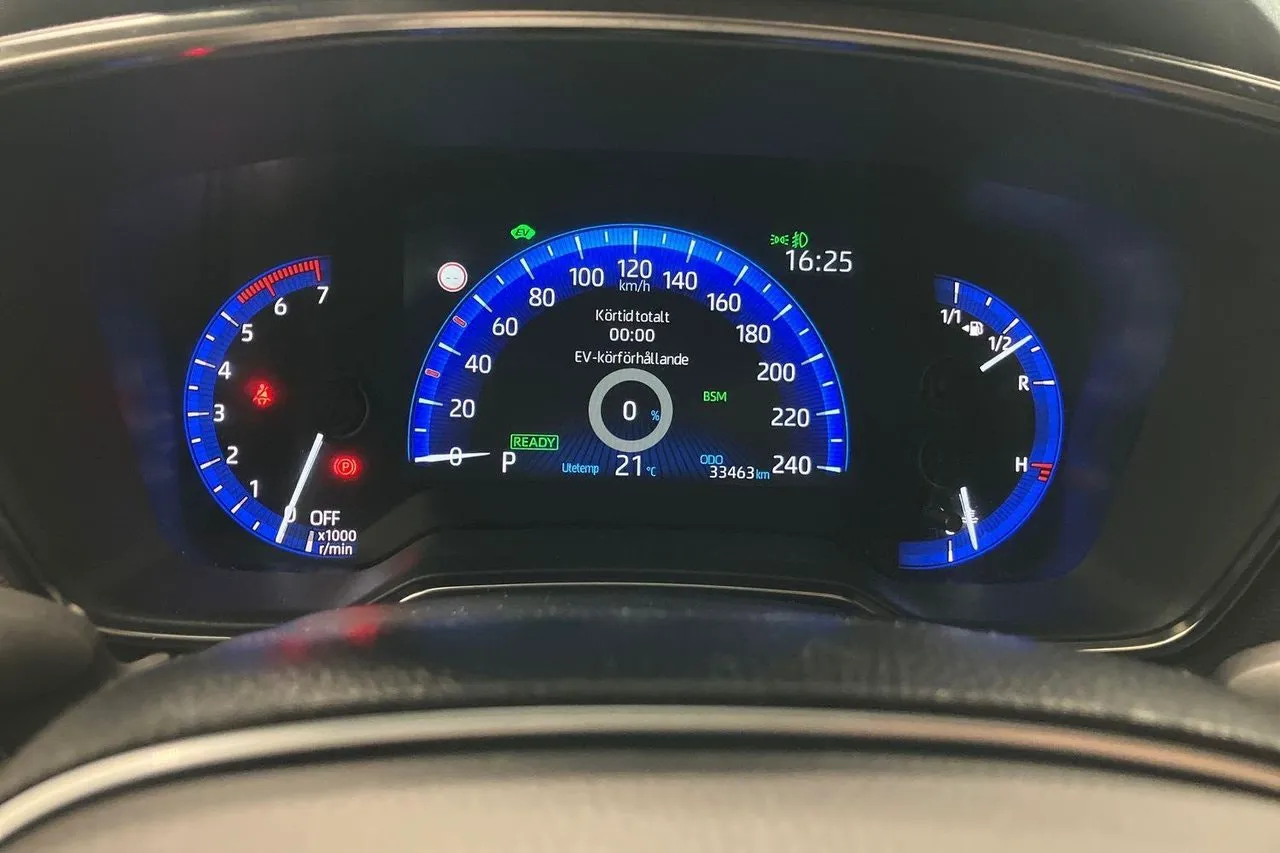 Vehicle image 14
