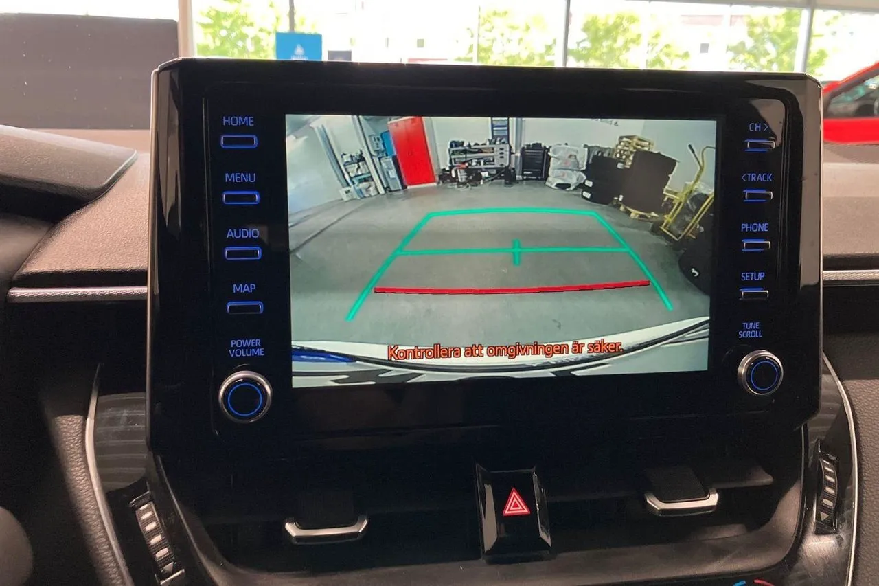 Vehicle image 15