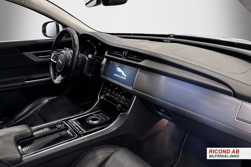 Jaguar XF bild 14