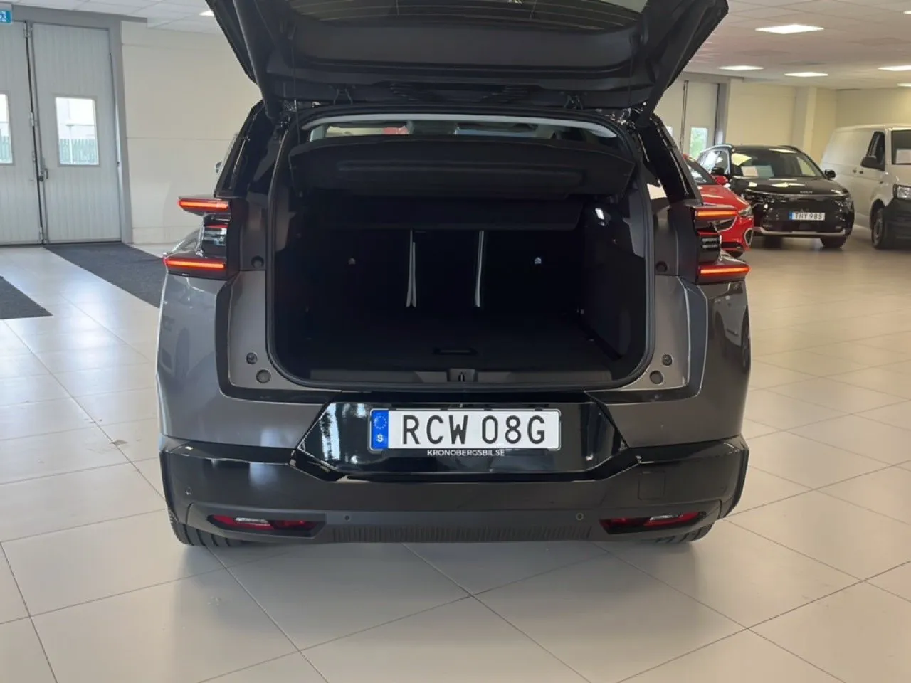 Vehicle image 11