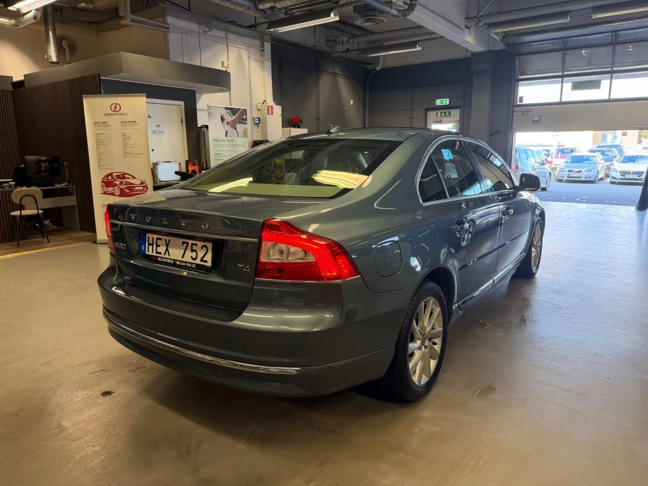 Vehicle image 4