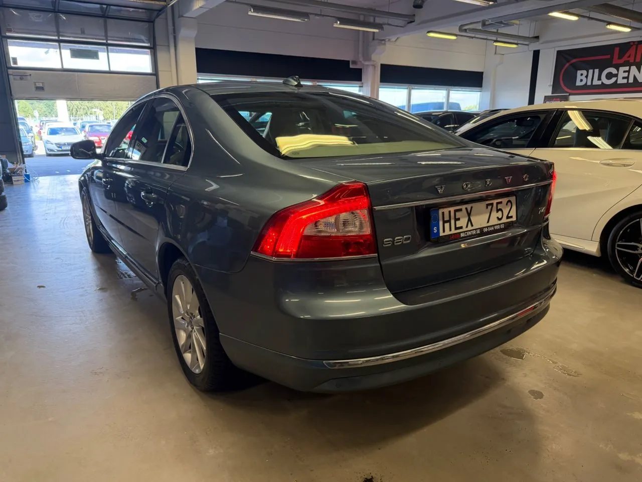 Vehicle image 6