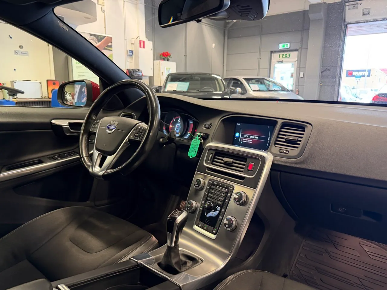 Vehicle image 18