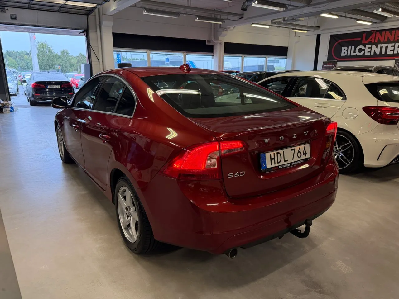 Vehicle image 6