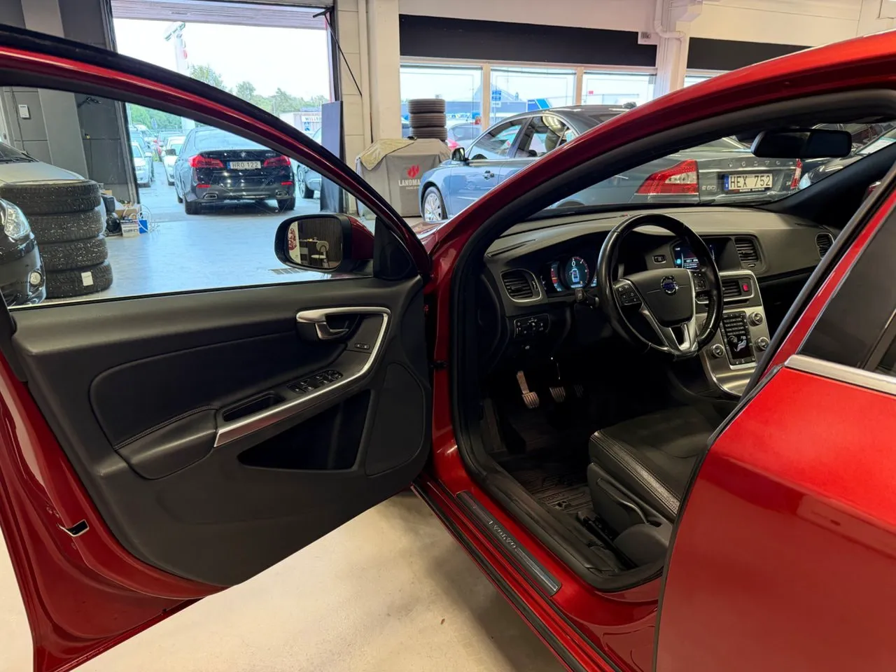 Vehicle image 7