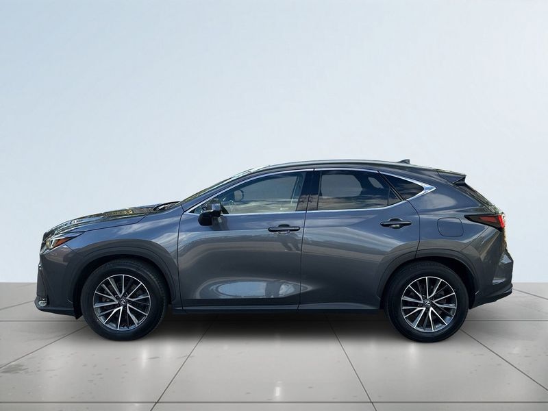 Lexus NX bild 4