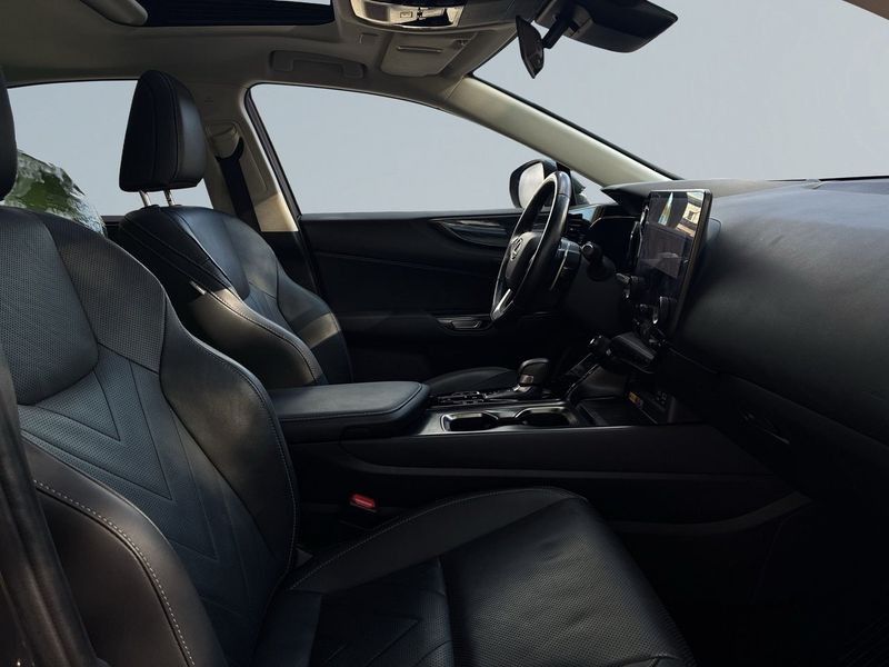 Lexus NX bild 10