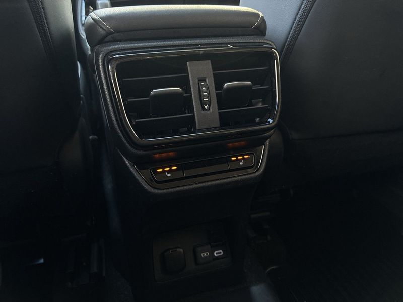 Lexus NX bild 20