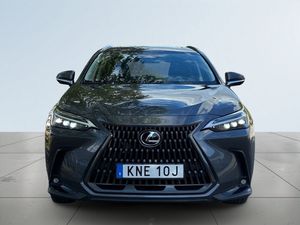 Lexus NX bild 2