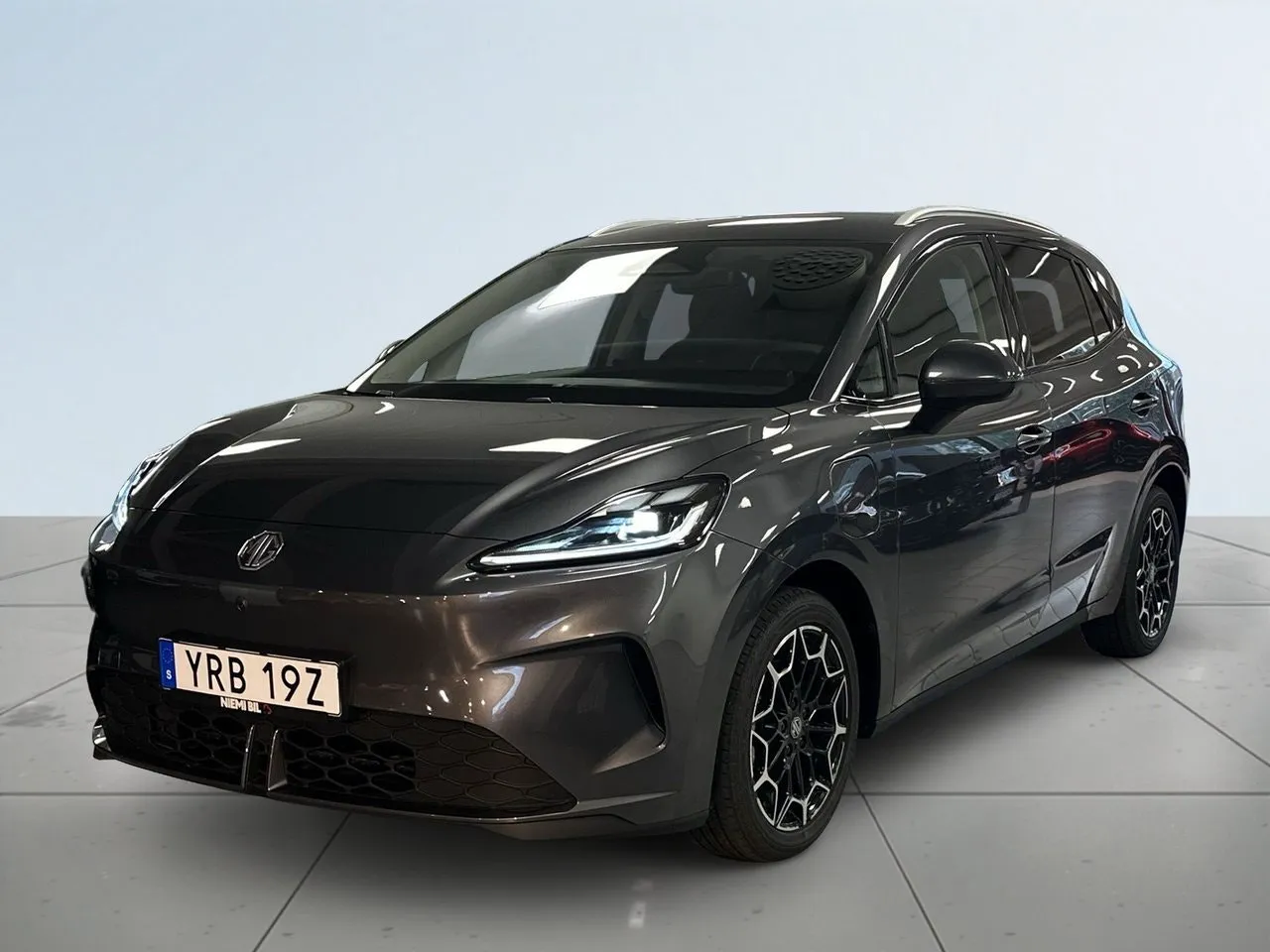 Vehicle image 15