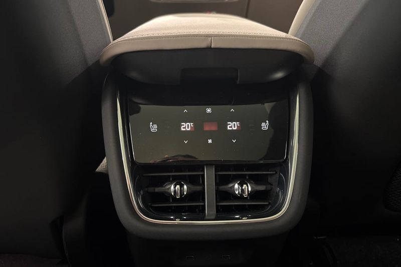 Volvo EX90 bild 21