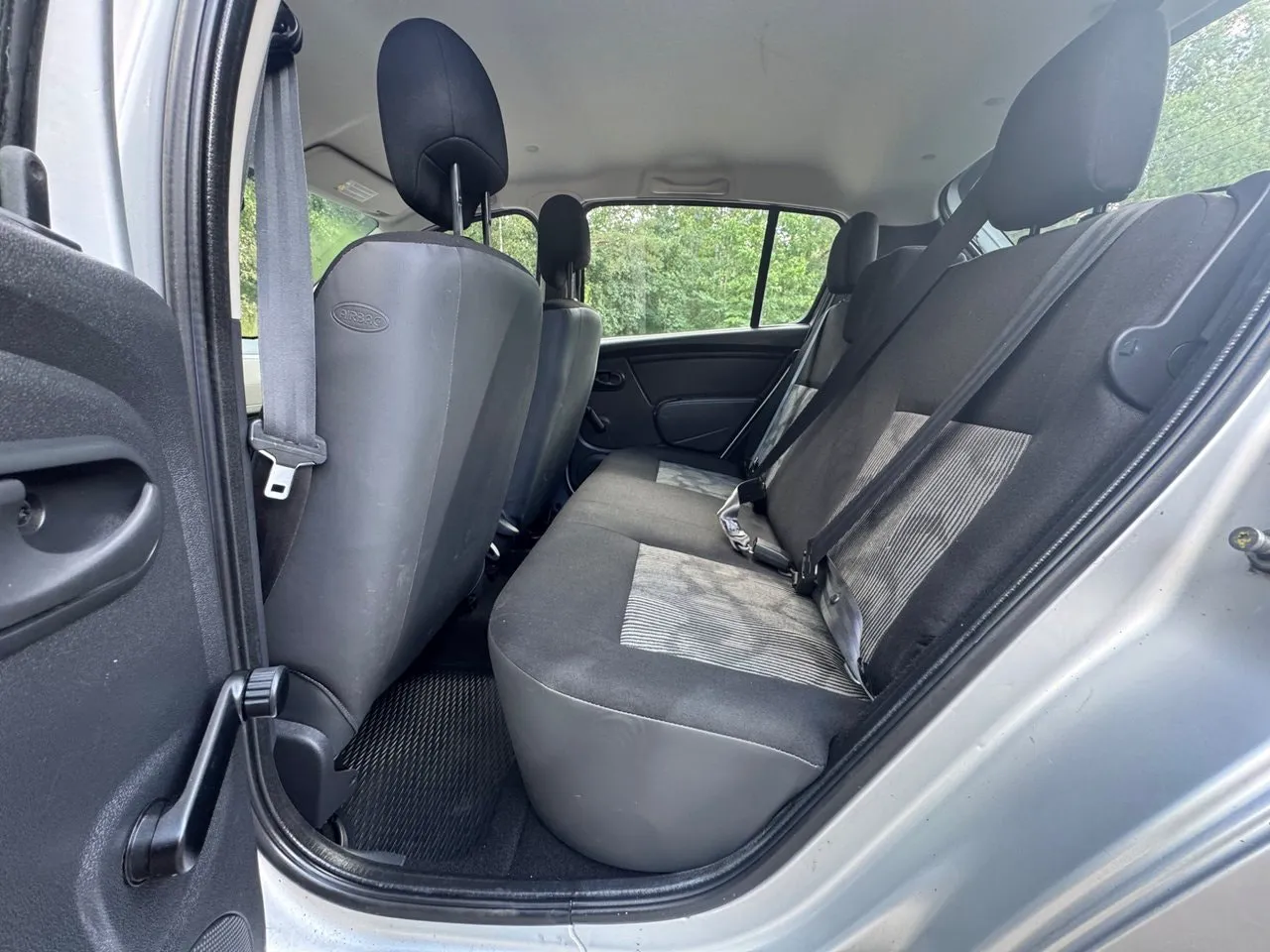 Vehicle image 18