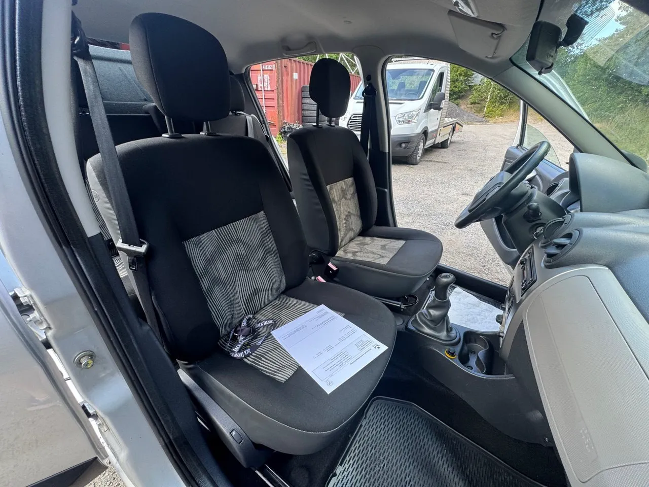 Vehicle image 14