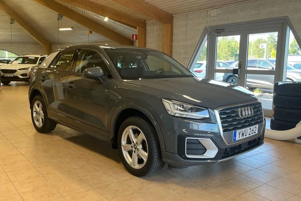 Vehicle image 15