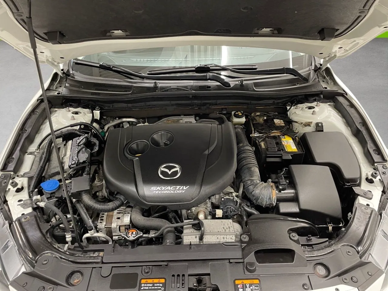 Vehicle image 16