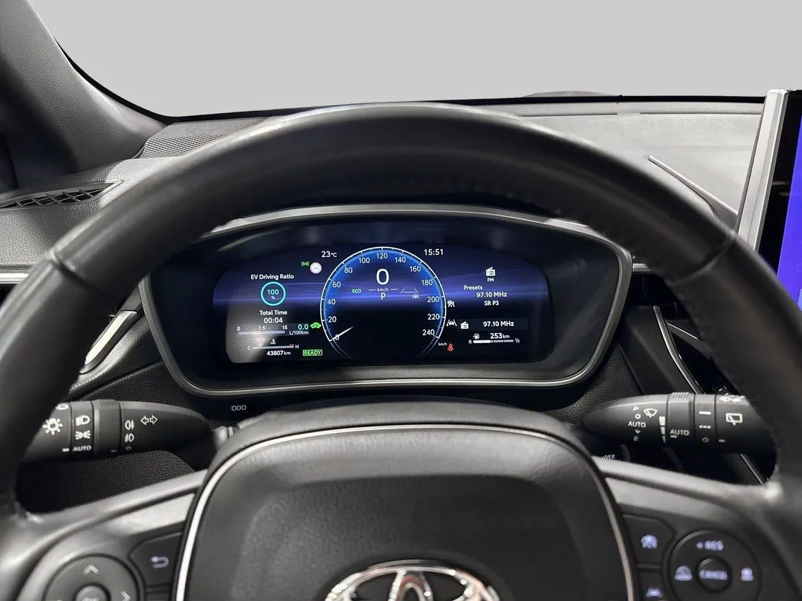 Vehicle image 14
