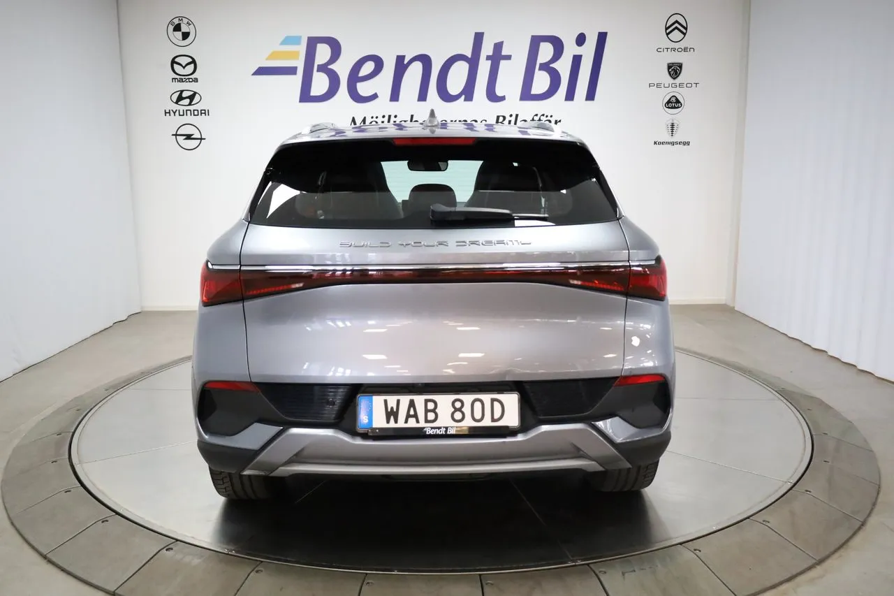 Vehicle image 17