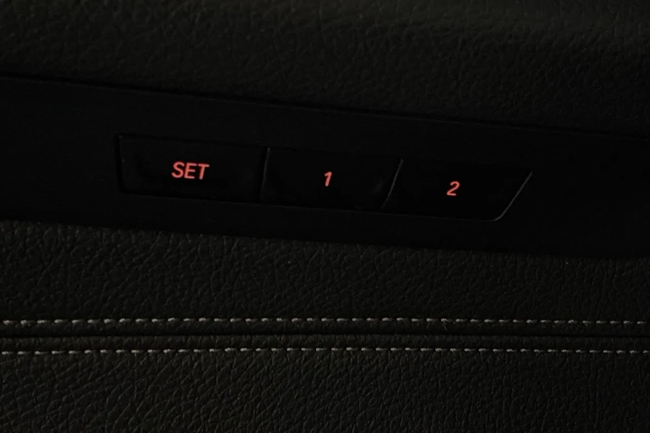Vehicle image 29